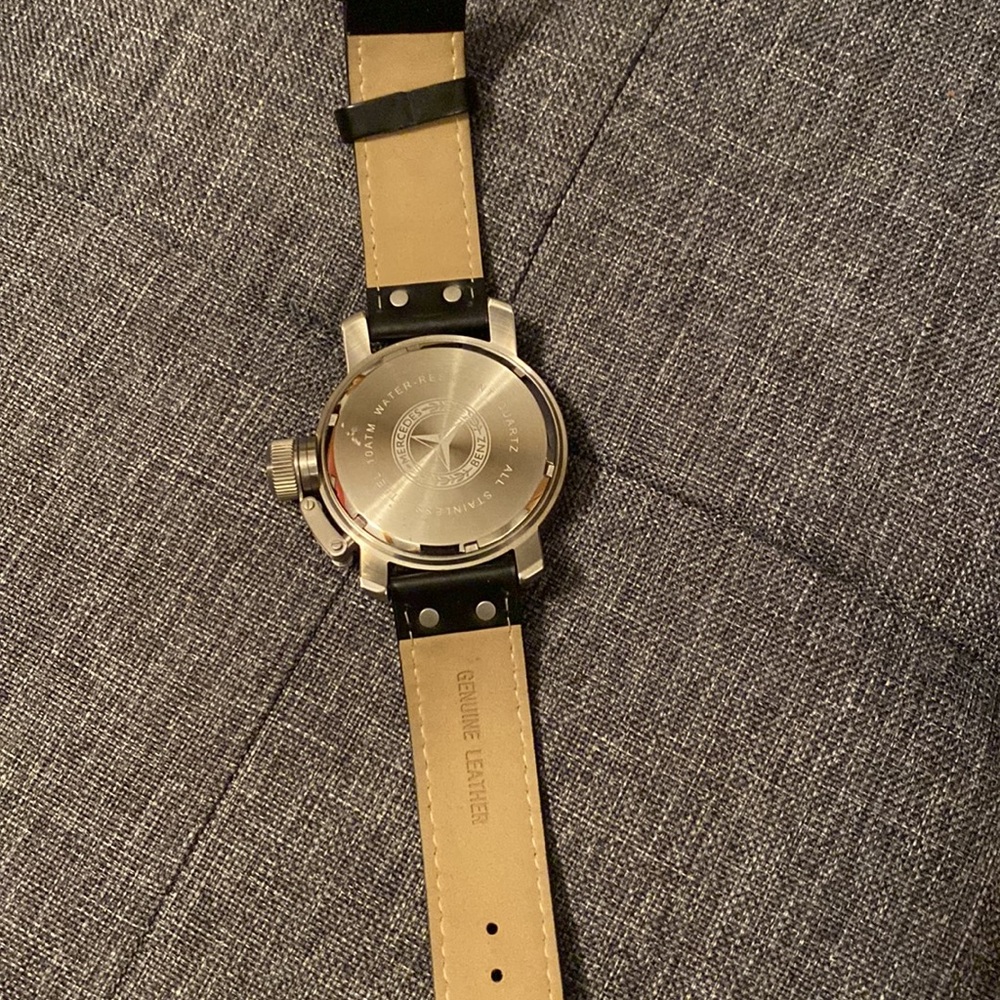 Mercedes Watch - Picture 6 of 8